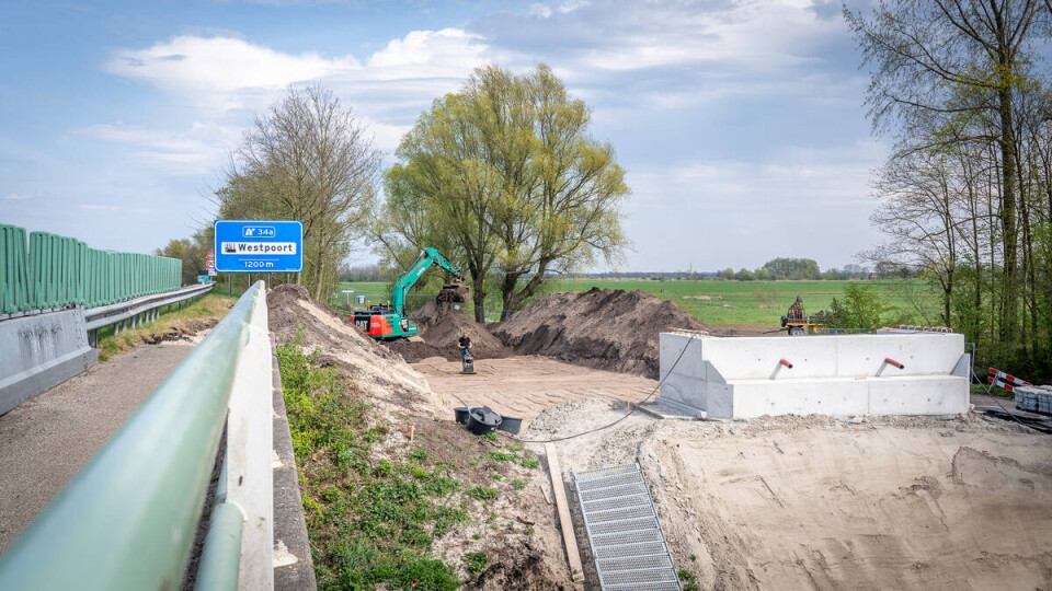 Fietsbrug Munnikesloot macadam