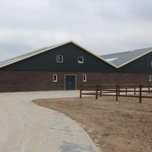 Paardenpension 768x512 1 530x530