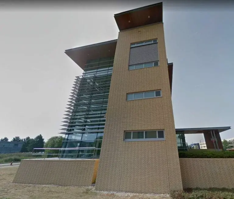 Staal gevel kantoor SIDN Arnhem 1 768x654 1