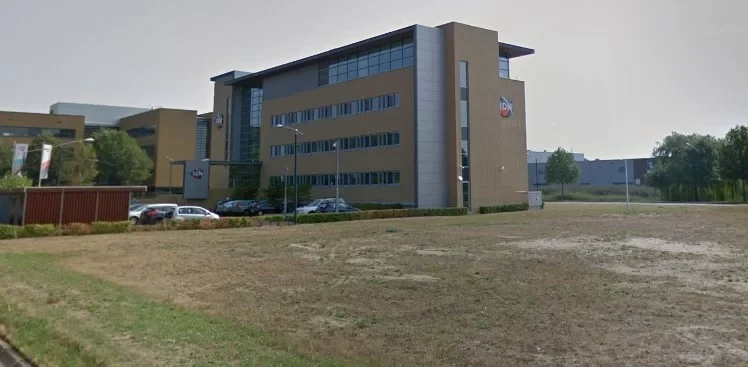 Staal gevel kantoor SIDN Arnhem 3